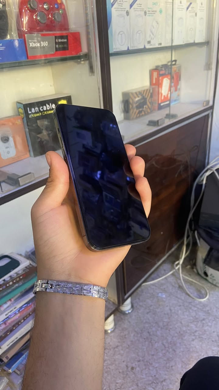 السلام عليكم ايفون 13 pro maxs
متوفر داخل مركز بيارق العز 
تلفون كلش نضيف مثل ما بين بل فحص
مبدل شاشه فقط 
بطاريه 80🔋
ذاكره 256
العنوان تكريت البوعجي حي العاصمه 
مركز بيارق العز 
تواصل واتساب فقط
***********
اتصال
***********
