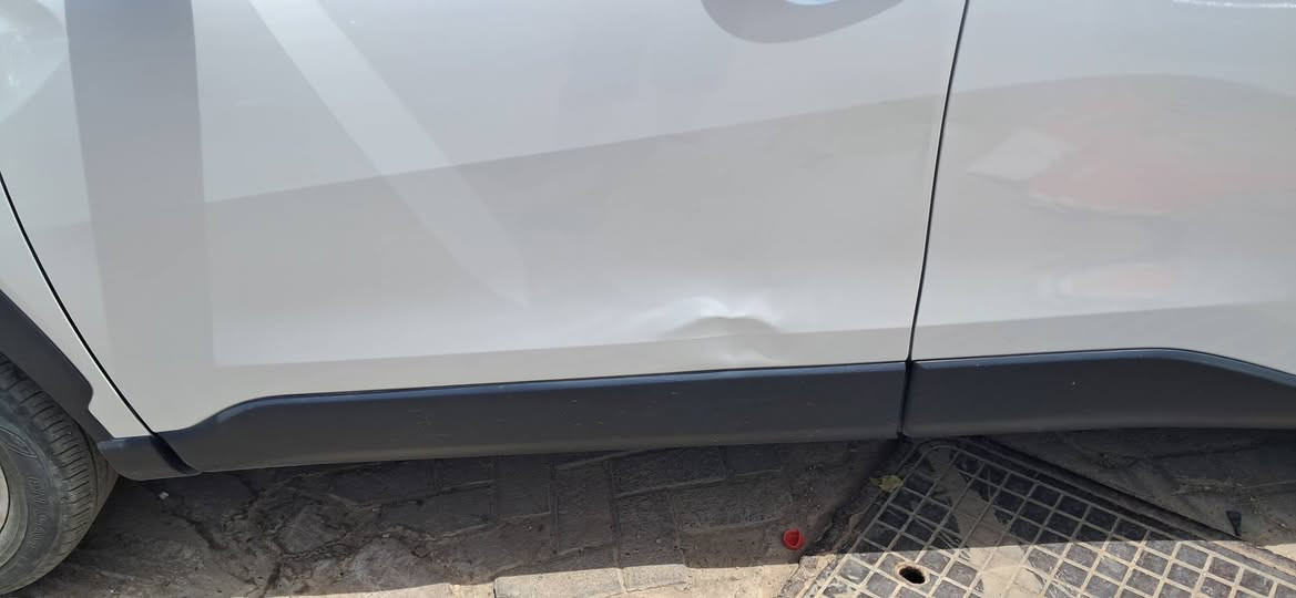 كورلا كروز٢٠٢٥ مكفولة عدا رصعة بالباب
مكانها بغداد 
السعر ٢٧ مليون وبيها مجال 
شاشة كامرة رادار مثبت سرعة اوتو هولد تبريد قطعتين سلايد كشن مخمل لايت لد
نظافة ١٠٠%
***********
