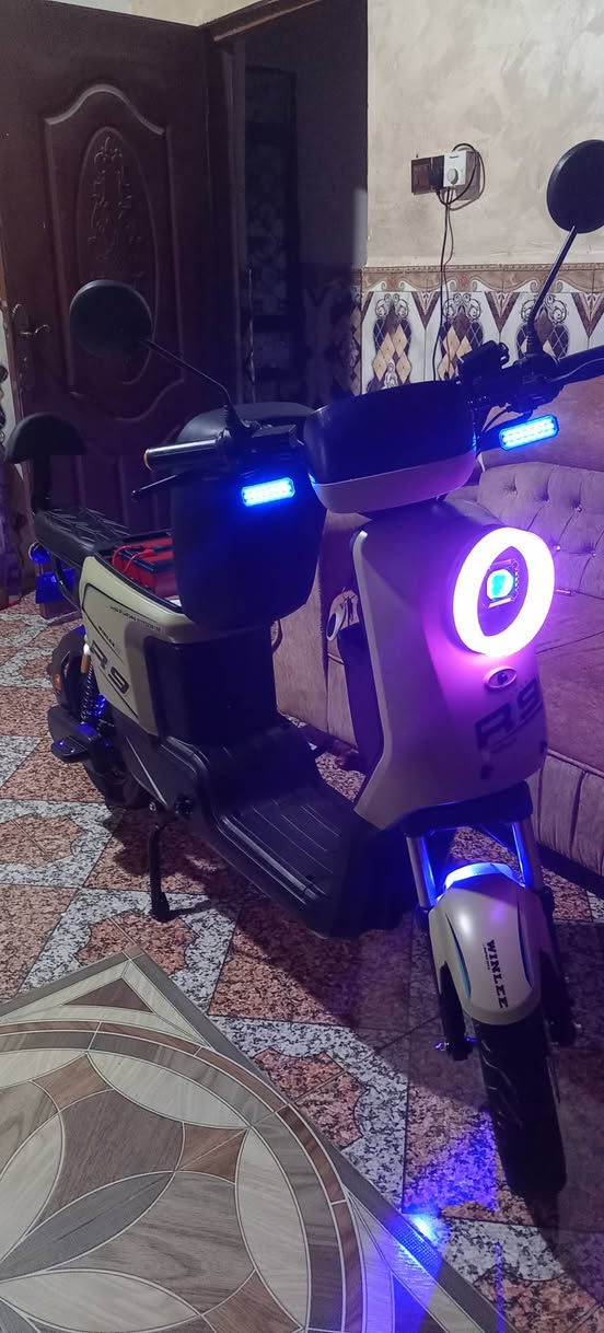 سلام عليكم 
دراجه شحن للبيع
سعر 500 وبيه مجال قليل
 دراجه جديده مستخدمه شهرين
 موديل 26 بطاريات دبل 32
 كفاله عامه
 طك كارتون خذيته
 شخط مابيه عل فحص
مكان بصره شط العرب 
***********
