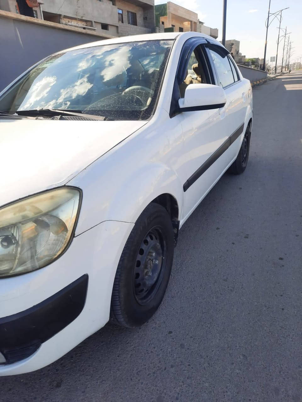 كيا ريو موديل2007 رقم نينوى دولي بسمي شرط التحويل
مكينة16 گير اتوماتيك
مكينة وگير مال گصة
قفل مركزي جامات كهرب شاشه وكامره دواره
بيها صبغ بالسقف ودائر الخلف اليمين 
التواصل عالرقم فقط مكلف بالنشر السعر 82 
***********

