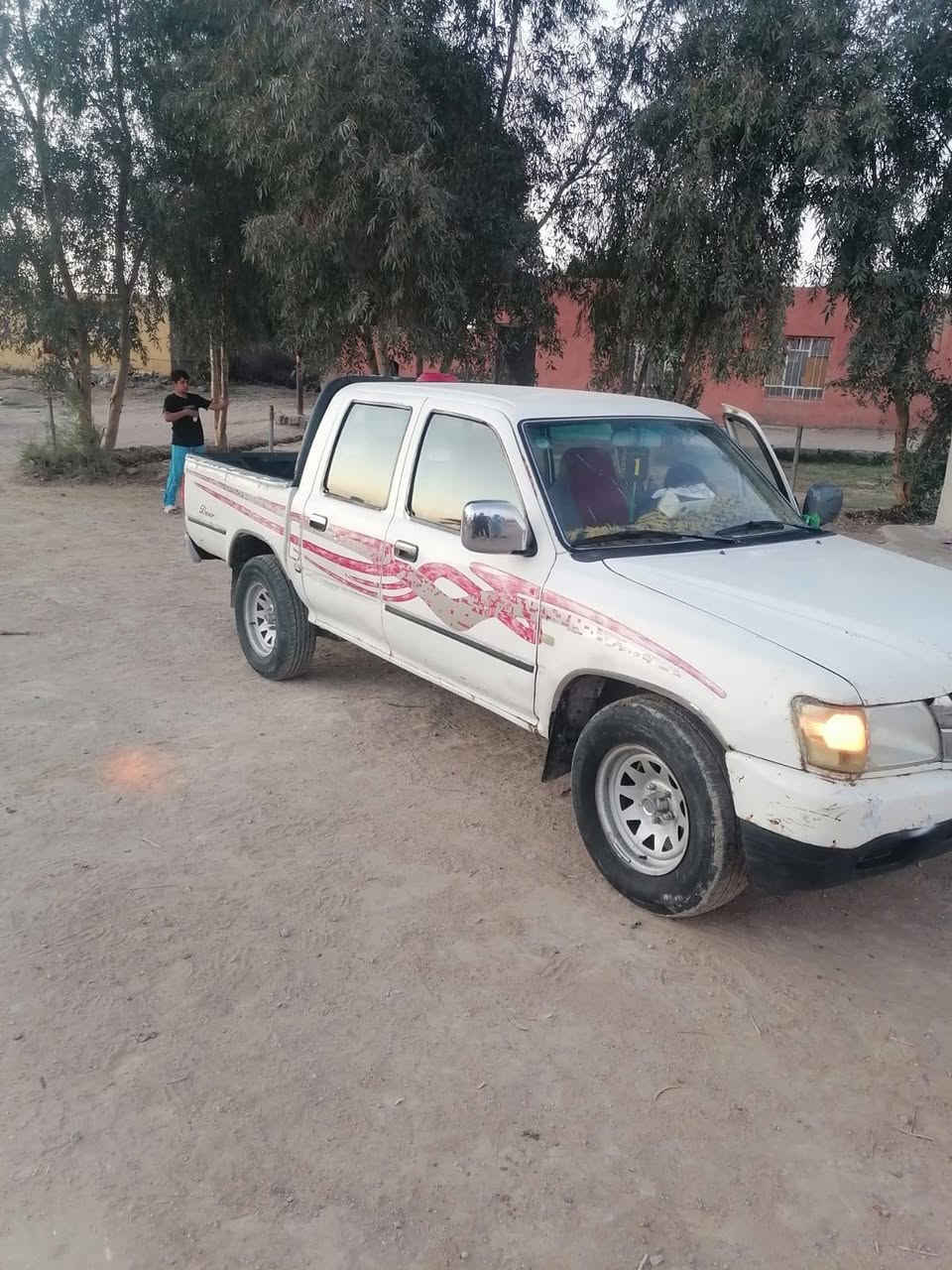 مرخصت مدير الكروب دير مديل 2006كفاله عامه من قطرت الصبق ومن ضربه ودحجه وطخه علبلاد السياره تخم تاير حداديه باتري بلكارتون كير ومكينه وشاصي كفاله رقم بغداد ألماني سنويه ٢٨ ثاني يوم مداور كهربائيات عامه دواخل بطاين حاويه سياره مال جناي وجاهزه سعرها ٣٧ بيها مجال بصيط مكاني ناصريه رفاعي ***********اسيه***********
