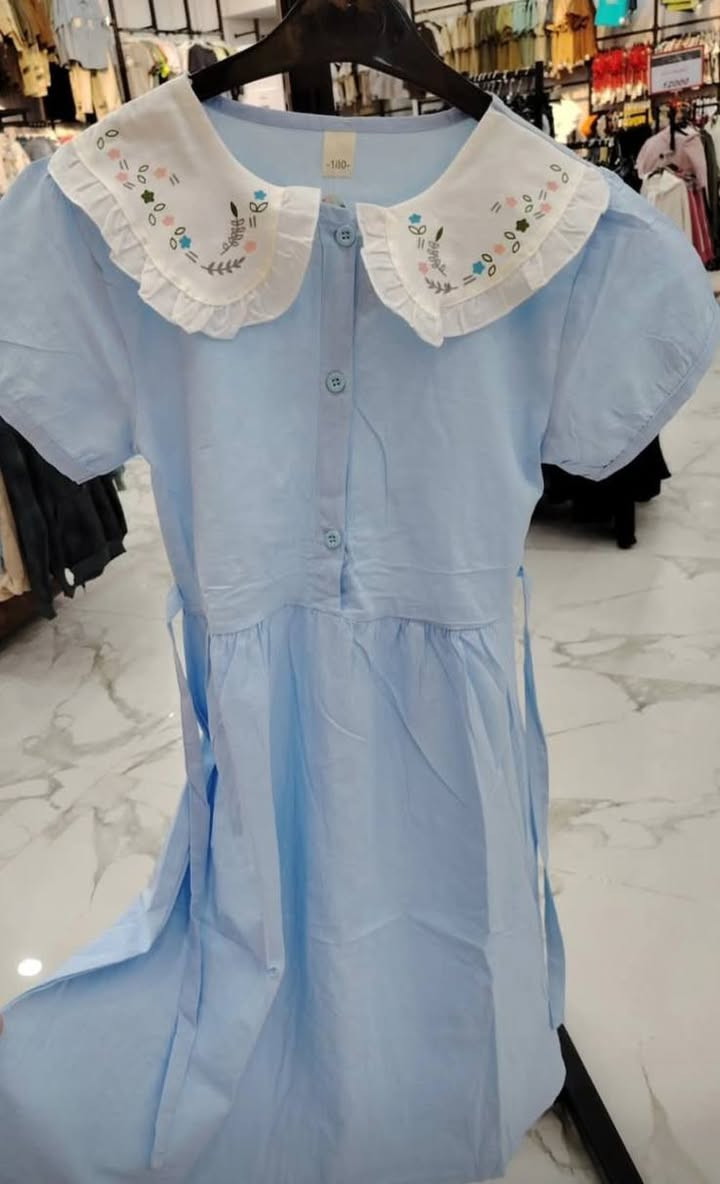 فستان 👗🥰🥰
بناتي موديل يجنن 😍
خامة واللوان 🤩🤩
القياسات من 7 إلى 12 سنة 
توجد خدمة توصيل لجميع محافضات العراق 
العنوان بابل المسيب الحامية
قرب مركز الشرطة


**إذا كنت صاحب هذا الإعلان وتريد حذفه لأي سبب، رجاءا أرسل رسالة إلى الدعم الفني**