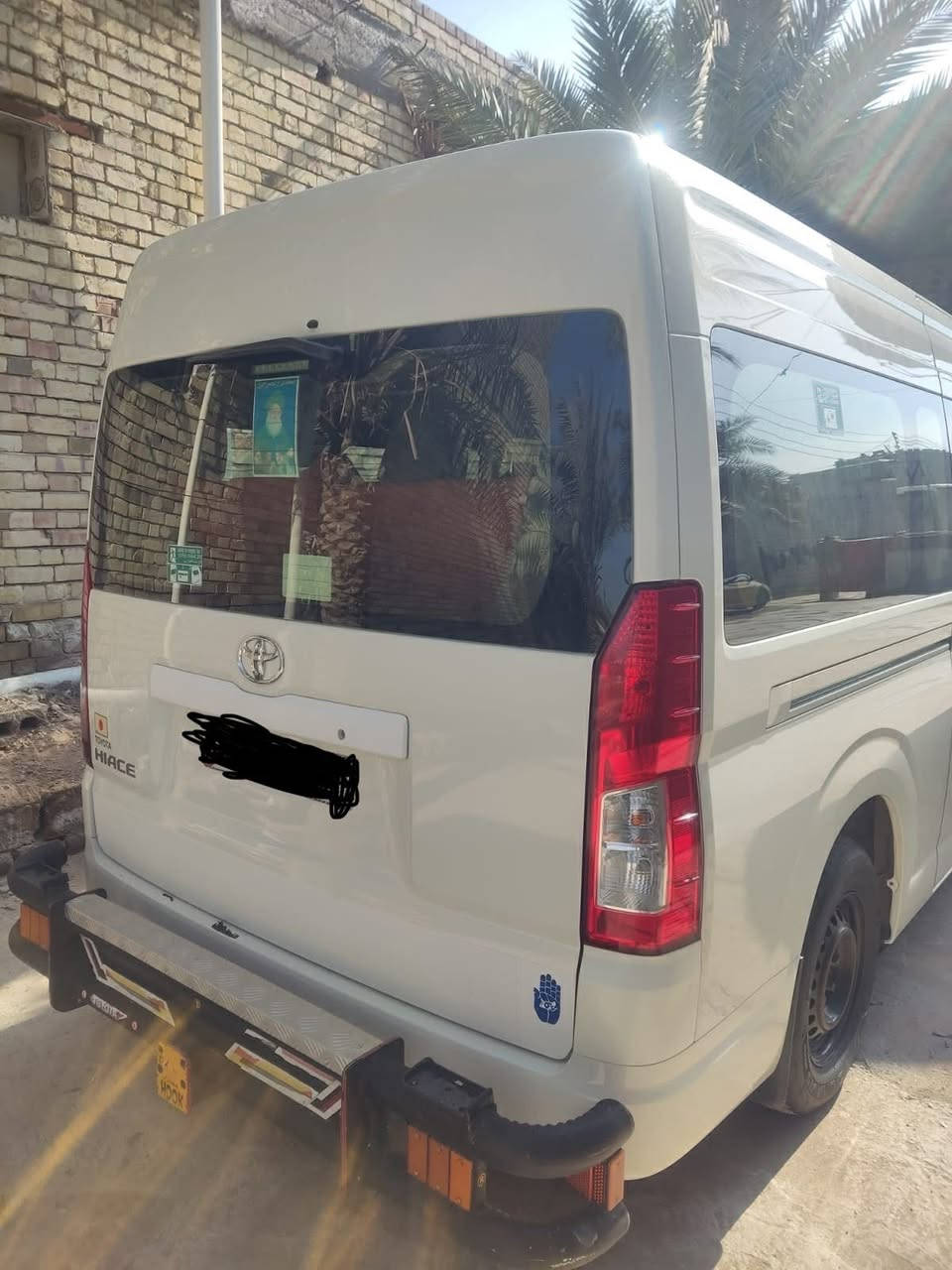 السلام عليكم 
سيارة للبيع هايس تويوتا (أم بوز) موديل 2023  ربع فول مكفولة كفالة عامة 
المكان كربلاء 
للاستفسار الاتصال على الرقم التالي : ***********
