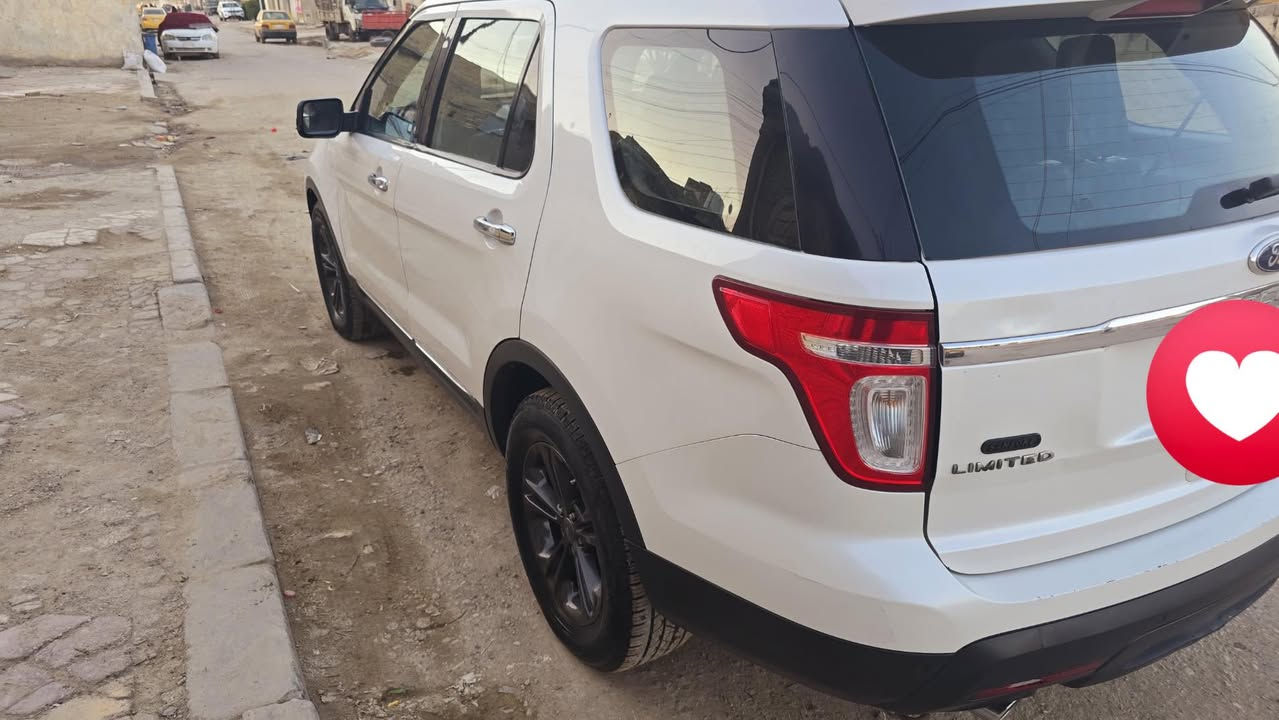 السلام عليكم فورد اكسبلور موديل 2011وارد امريكي محرك v6 3.500 تنفس طبيعي سياره فئتهه لمتد اعلى فئه سياره vip ولونهه كلش وبيهه 4 انضمه قياده ومثبت سرعه كشنات تدفئه تبريد  استرين تدفئه تبريد مركزي كلش ثلج كشنات كهربائي كراسي قلابه 7 راكب  شاشه كبيره  السعر  ((125))وبيها مجال ميسان العماره المشرح ***********
