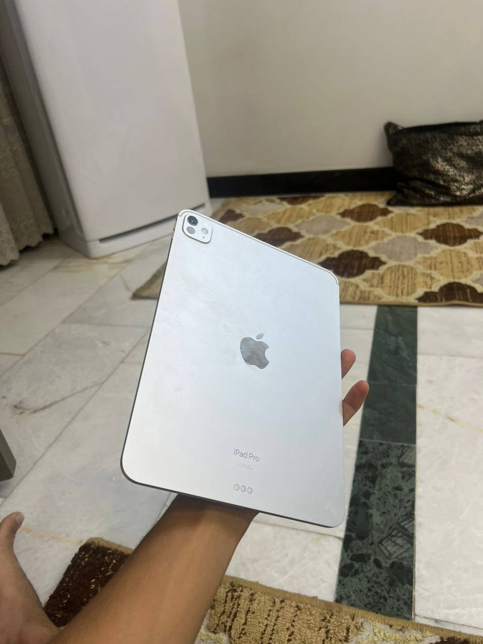 السلام عليكم ورحمة الله وبركاته 
ايباد برو M4 نسخه 2025
ذ 256 ⚕️
بطاريه 97 % ✅
بعدة داخل الضمان
باكيته موجود نقص فقط الشاحنه

عنواني الانبار قضاء الخالديه

السعر مليون قفل + مع هديه حافضه سعرها 30 الف 

*********** يوسف
