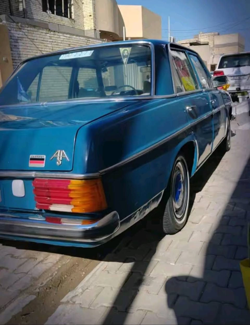 سلام عليكم مرسيدس بتره موديل 76
سياره بسمي مكينه كير بلادي 
سعره 55 وبيه مجال ***********
