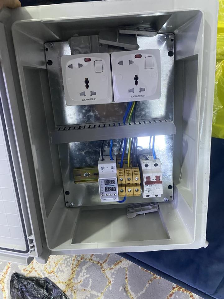 بوكس كهرباء شحن بي وايدي بي ضمان ٦ اشهر سعره ٨٥ الف معه الايرث 

*********** 
بي واتساب
