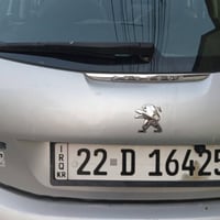 بيجو فرنسي اصلي  ٢٠٨. موديل  ٢٠١٦ محرك ١٨٠٠ بدون حادث تبريد ثلج شاشه ك...