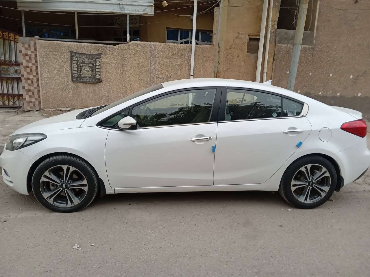 السلام عليكم سيراتو 2014 رقم اربيل بأسم عربي سكن بغداد 
السعر 118 السونار مرفوق بل منشور العنوان بغداد 
***********
