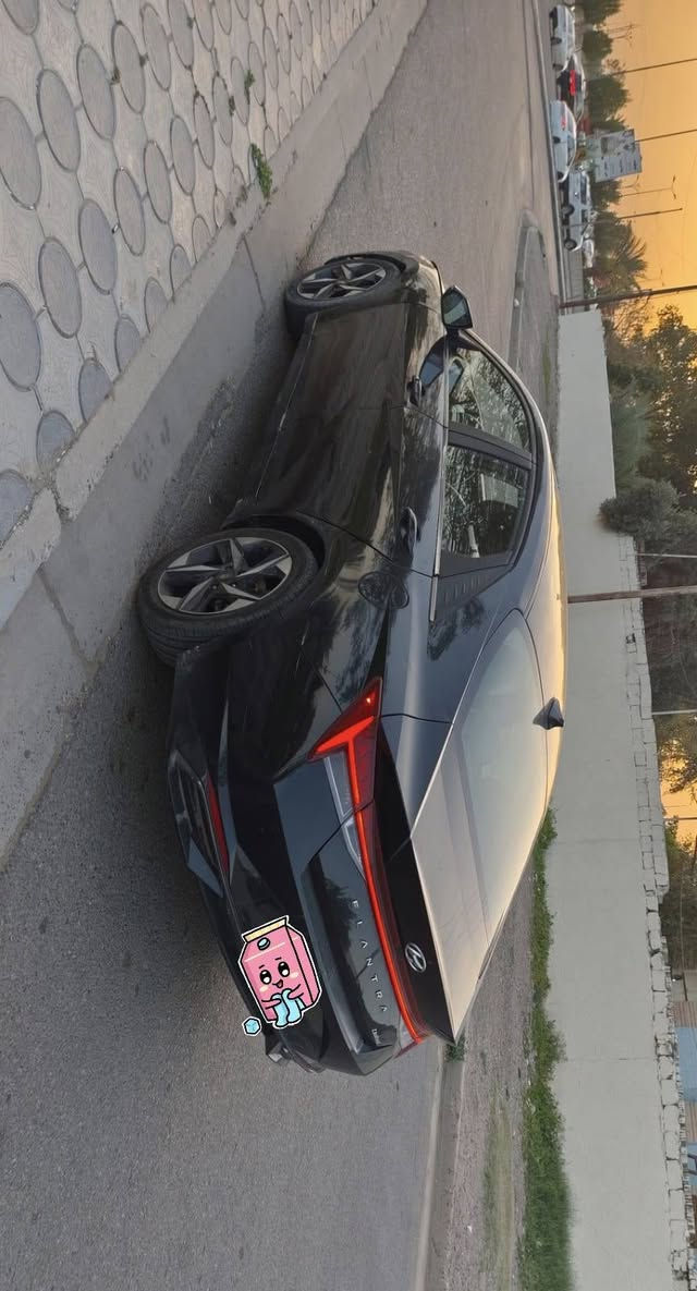 السلام عليكم
النترا 2021 لمتد
ماشيه 60 mil 
بجم كبس 
كير محرك كهرباء شركة 
رافق صور الحادث 
تخم تأير ويل حديد جديد 
المواصفات////
بصمة تشغيل 
بصمة صندوك
فتحة سقف 
محرك 2000 دوش 
كاميره خلفية دوارة
رادارات 360 درجة ( امامي جانبي خلفي ) 
 مانع التصادم امامي وجانبي وخلفي
التحذير عند فتح الباب 
تحكمات ستيرن 4 جهات 
دشبول شاشة 4 وضعيات للعدادات 
انارة داخلية بلاد 
 وضعيات قيادة ( عادي سبورت ذكي ) 
مثبت سرعة ذكي ( التحذير عند مغادرة المسار )
‏Auto Hold التوقف لفترات قصيرة
الهاند بريك بصمة
-شاشة بلازمة حجم كبير لمس تدعم نظام الابل كار بلي والاندرويد اوتو   واير ليس و GPS  
شحن واير ليس 
ويل كب ١٧ 
نظام الصوت Bose 
تشغيل عن بعُد 
 اشاير بالمري 
اضواء ترحيب عند الاقتراب 
لايت لد 3عدسات وسكنات لد 
كشنات جلد السايق كهرباء 
نقطة عمياء
تدفئة بالكشنات
لد متغير الالوان ٩ الوان على طول الدشبول
كير اوتماتيك و S وعادي ٨ نمر
تحديد مسار وقيادة الية على الخطوط 
مانع انزلاق ومانع تصادم
نقص مرايا جهت سائق بارحه نكسرت
رقم بغداد بسمي تحويل مباشر 
السعر النهائي 110بالعافيه ع ياخذه 
مكان بغداد حي العامل 
***********
