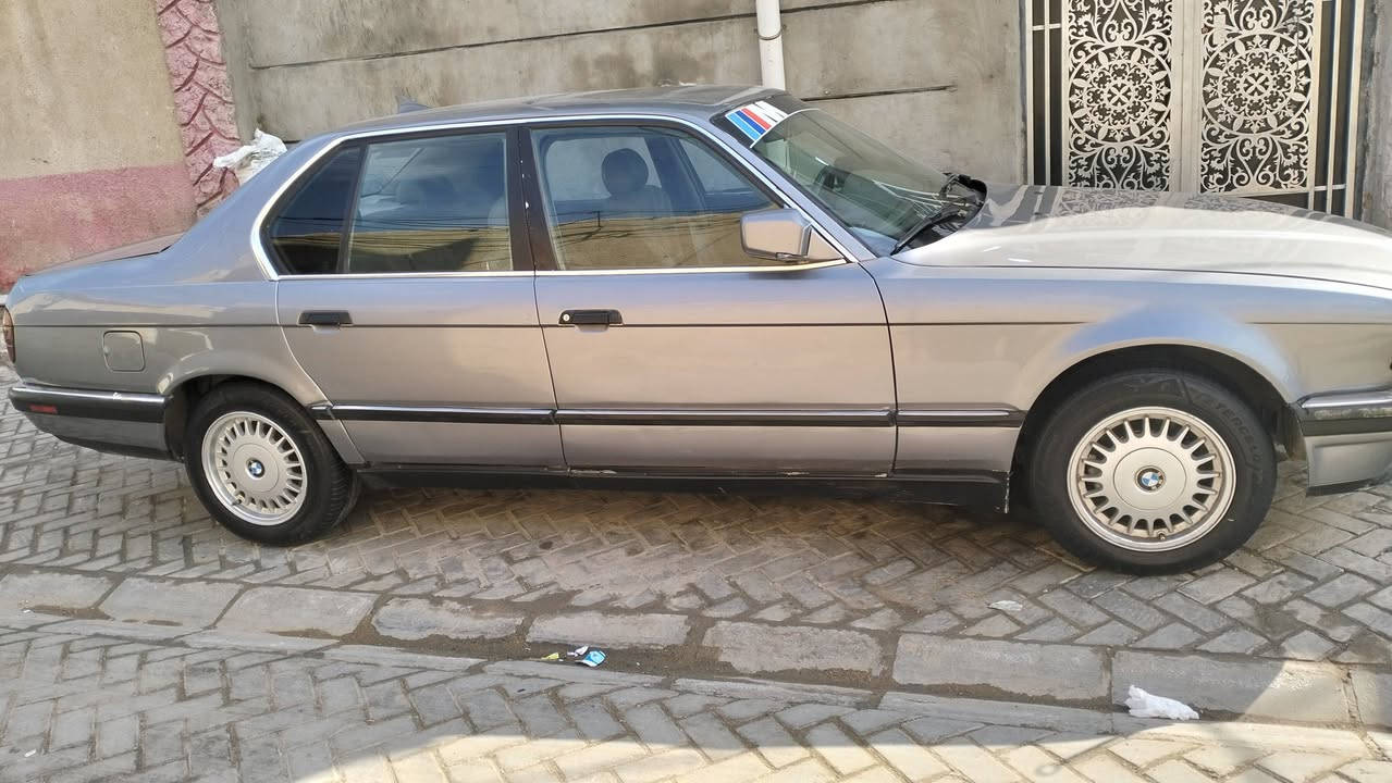 سلام عليكم BMW البيع مديل 91 حجم 730
محرك سته سلندر مصبوغه عام الجماليه 
كير ومحرك وصدر جديد رقم دولي كربلاء بسمي تحويل ثاني يوم بيع او مراوس حسب القناعه السعر 45 وبيها مجال قليل مكاني بغداد 
***********
