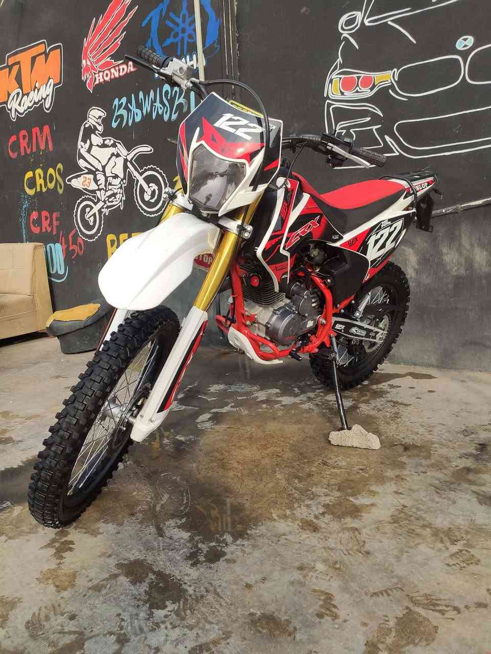 ئەم گوڵەبۆفرۆشتن هەر سفرە نەڕۆشتوە بەشەرتی هەمو گیانی مەکینە 250لەسەیسایەقە***********نرخیشی ۹٥۰هەزار
