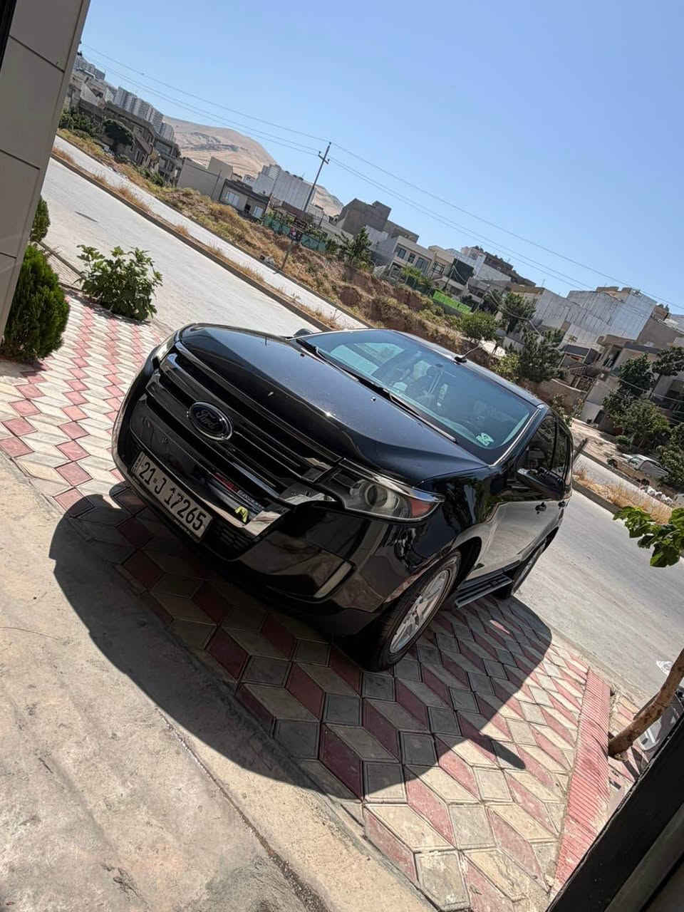 فۆرت ئیدج ٢٠١٢ ئەمریکی  تاک ئەکسل ٦ پستۆن کلین تایتل بی بۆیاخ سەیارەکە سەیارەی مالەو لە شەریکەوە یەک دەستە سەیارەکە کامل سیرڤس کراوە لە شەریکە هایدرۆلیکی گیر تازەگۆردراوە تاقم تایەی تازەی لەژیرە بی تەقەو رەقە سەنەوی تازە بەسەر جوە شوین سلیمانی نرخی ١١٠ گەلاو مامەلەیکی کەم***********              *********** السليمانية, العراق
