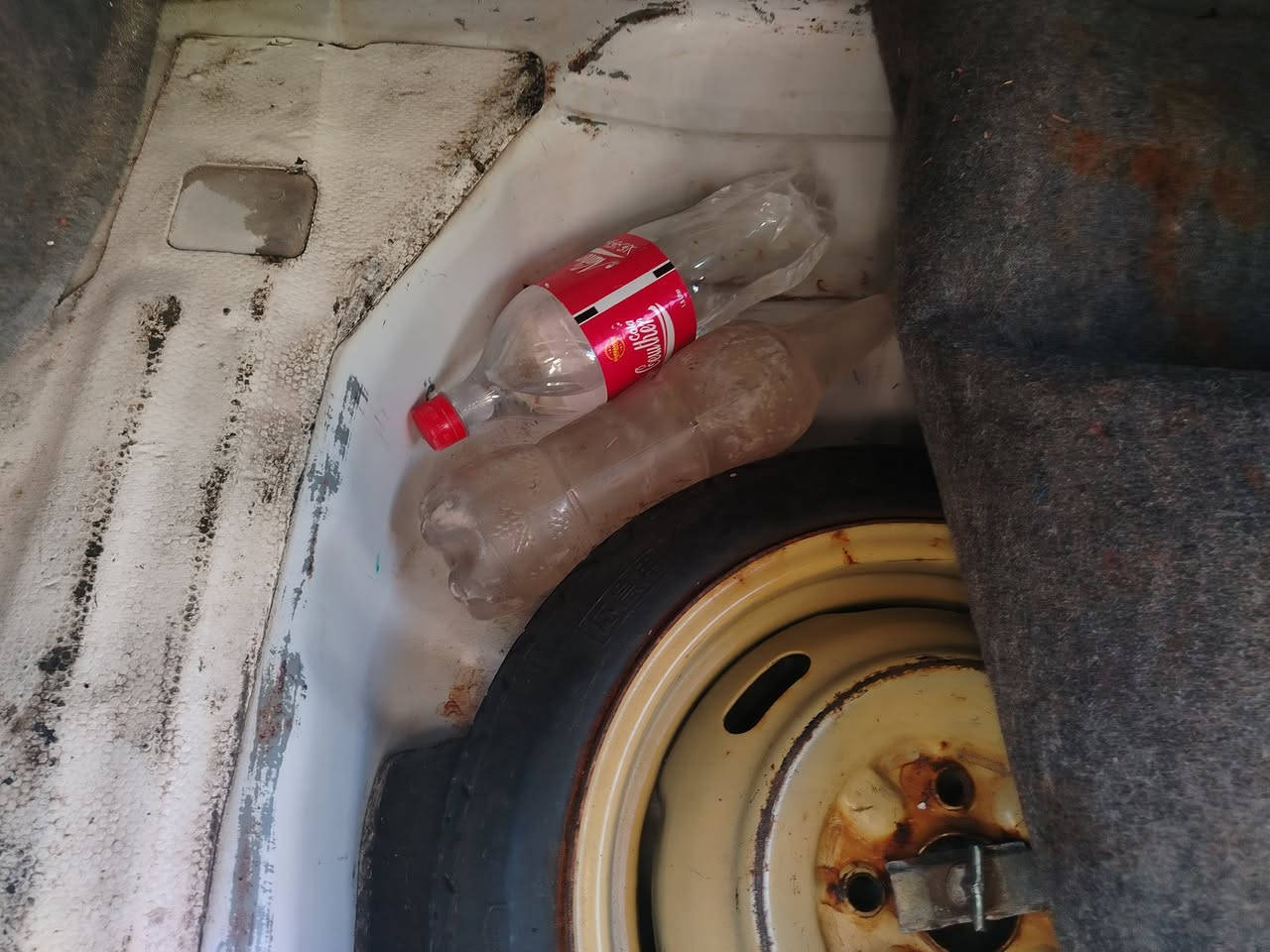 كورلا للبيع ٩٠ سيارة
سياره بدون صبغ وظع بلادي محرك كير شرط نظيف كابون بيها سنويه هزه جديد
داخل احمر بور مركزي جام كهرب تبرير شغال
السعر ٥٧ تواصل ***********
