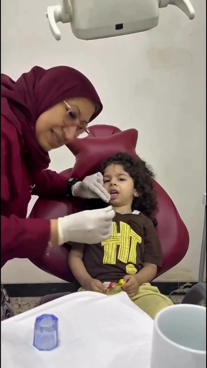 لأن الوقاية أهم من العلاج 
جلسة الفلورايد ڪُل ثلاثة اشهر تمنح الأسنان حماية إضافية وتساعد بالحفاظ على ابتسامة صحية لفترة أطول 🦷
للحجز و الاستفسار مراسلة الصفحة او الاتصال عبر الرقم : 
***********
