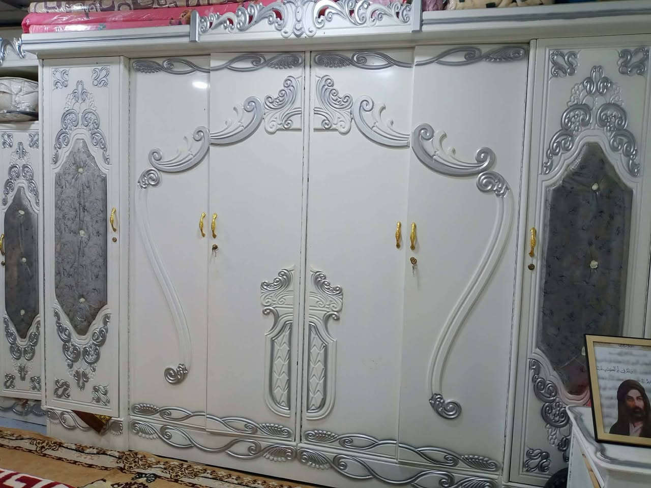 غرفه نضيفه سعرها 800 وبيها مجال الدوشك وياها هاذه الرقم وبي وتساب ***********
