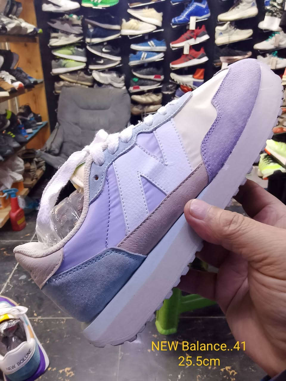 قطع توب التوب كلش راقيات ونظافته فول
ماركات معروفه
القياسات.داخل الصور
سعر القطعه .. فقط18الف فقط 18الف 
توجد خدمة توصيل كل المحافظات 
للحجز والاستفسار راسلنا واتس اب وماسنجر عله الرقم الموجود.***********ابو حيدر
