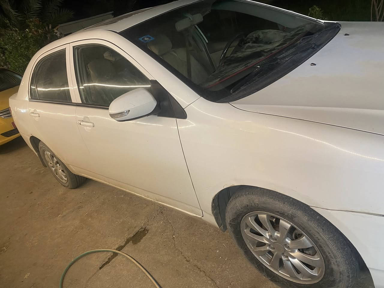 بي واي دي مديل 13  كير عادي
سياره كير ومكينه كفاله.  كشره بدون صبغ فقط باب خلفي. بي صبغ من يم دوسه.  سياره باسمي.  
مكاني بغداد. قريب جزيره بغداد السياحيه  سعره ٥٤ 
مكاني بغداد قرب جزيره سياحيه 
7707097089
