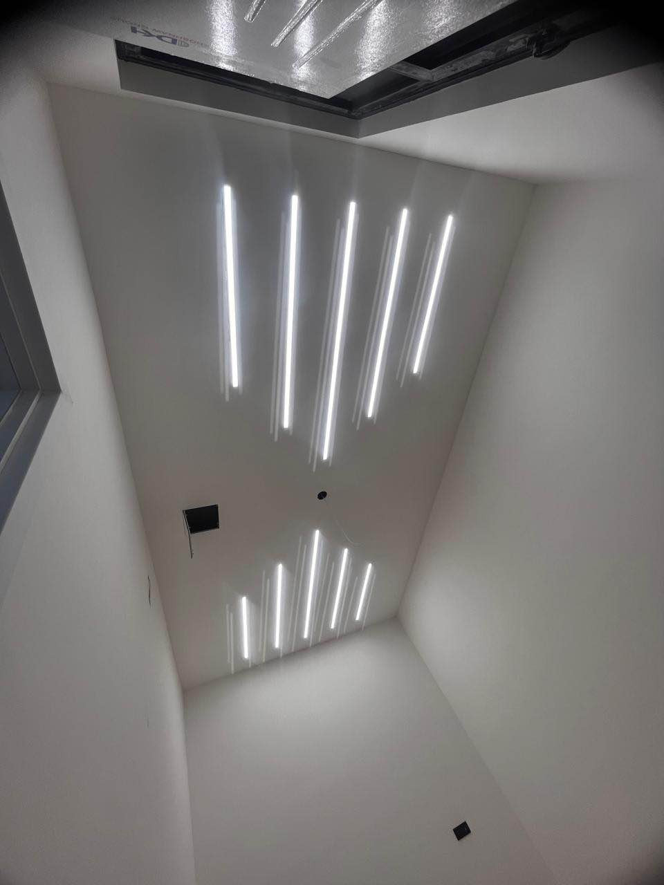 (الحمدلله والحمد حقة كما يستحقه حمداً كثيراً طيباً مباركاً). دار للبيع الكرامة الثانية مساحة الدار   154 واجهة 7.8م ونزال 20م  فول مرمر ارضيات الطابقين مع الإزارة والواجهة كلها مرمر تانكيات ماء عدد 2 سخانات عدد 2  درج جام مقسى شبابيك المنيوم مقطع تركي 7.5  ابواب تركي الداخلي مع القاصات فول سقوف ثانوية 5غرف نوم منها غرفتين اسويتات وستقبال 7*4.  هول7.25م*4م مجمعات صحية عدد 2.  من غير  السويتات مناور عدد2. مطبخ  لمعرفة السعر *********** او*********** حجي مشرق حلة, بابل
