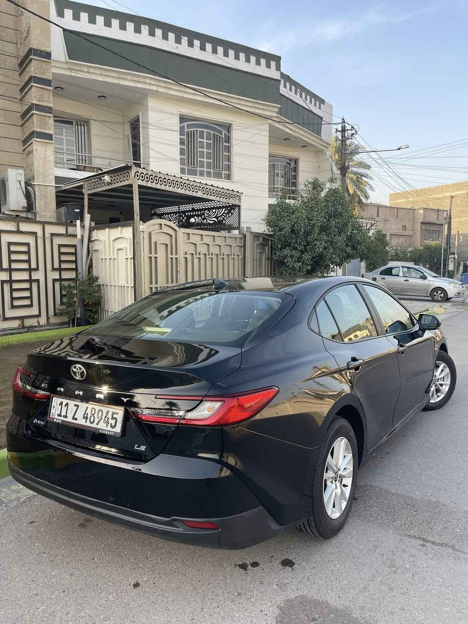 سلام عليكم
تويوتا كامري هايبرد موديل 2025 الشكل الجديد
وارد امريكي بطارية ليثيوم 
ماشيه 7mi
شاشة كبيرة Apple CarPlay & android auto
كاميرا خلفية متعددة 

رادار امامي
مانع تصادم PCS  
مساد تحديد المسار —— LDA
‏BSM —— نظام النقطة العمياء
‏PDA —— مساعد القيادة التفاعلي
‏RCTA —— رادارات خلفية
‏SEA —— نظام الخروج الآمن 
‏RSA —— قراءة لوحات الطريق
مثبت سرعه تفاعلي —— ACM
‏AUTO PILOT —— سائق ذاتي 
مانع انزلاق العجلات —— ABS
‏TCS —— مانع الانزلاق 
دخول ذكي
شاحن وايرلس
هندبريك كهرباء
نظام صوتي مميز
حساسات ضغط الهواء في الإطارات
حساسات دخول الإنفاق
🚨⚠️صور الحادث بلمنشور
ايرباك ستيرنك فقط
حادثه فقط بنيد صبغ بدون شواصي
رقم بغداد باسمي
سياره كلش جديده وحلوه ومابيه اي نقص
سعر ب20800$ وبيه مجال
شتين وثمنميه 
للاستفسار
***********
