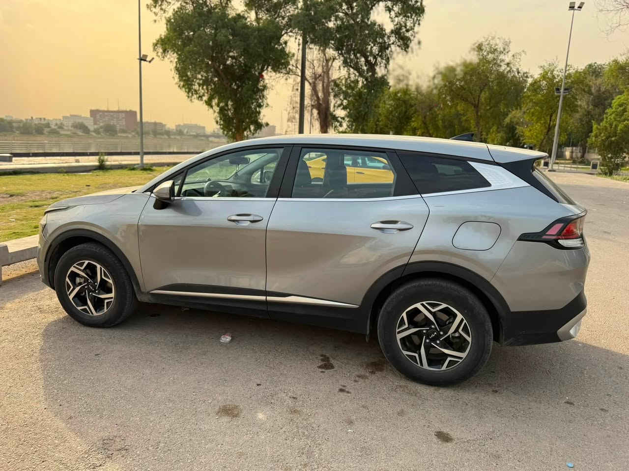 ‼️‼️‼️سبورتج 23 رقم بغداد باسمي للبيع
ماشيه 68 الف 

وراد امريكي مواصفاتها 

فور ويل تدفء كشنات سويج مو بصمه 

صور الحادث مرفقه بدون ايربكات

چمالغ جه السايق مبتدل وبارد بحافه باب السايق 

يعني قطعه وحده 

مكاني الكرادة 

رقمي *********** واتس
