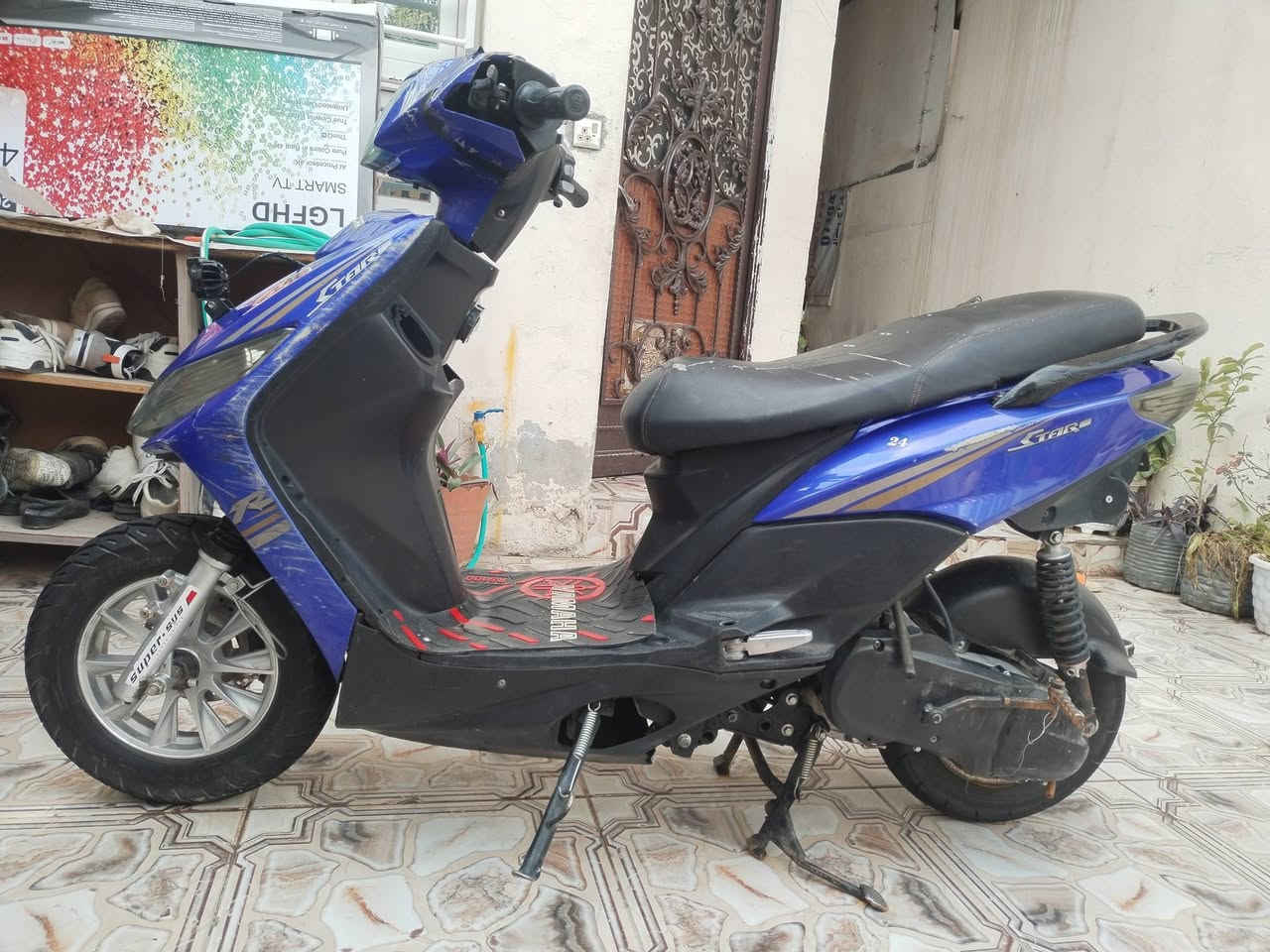 دراجه ماكس جيتي ار ياباني للبيع
دراجه كفرات وتايرات نضيفه فول فول كهربائيات شغاله نكره سلف محرك مفتوح فقط مبدل ولفات فقط لاغيرهه  كابريتر ابلادي 
بيهه صوت فيلز  سعرهه 375 وبيهه مجال بصيط  متوفر خاص ورقم تلفوني ***********
