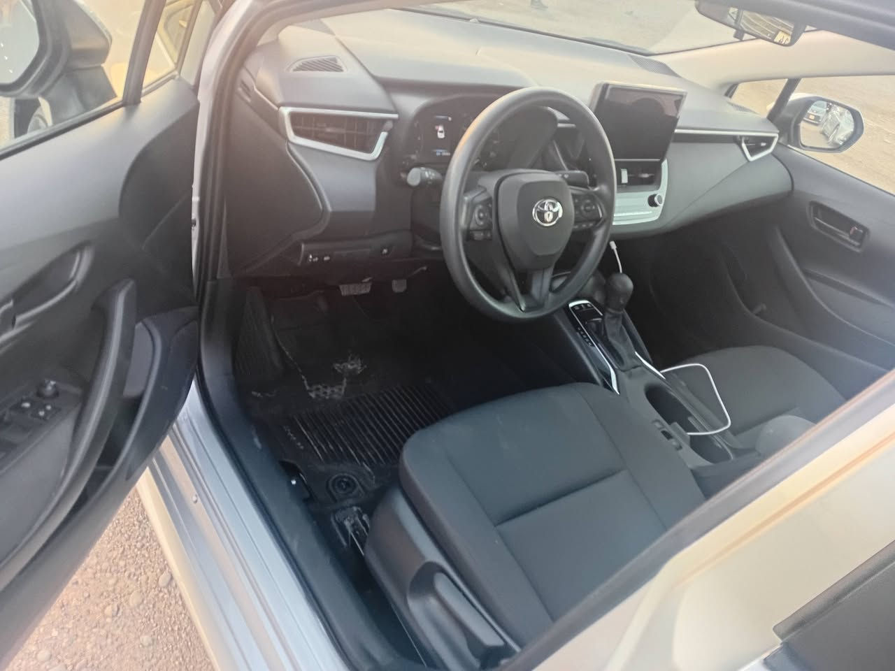 السلام عليكم للبيع فقط تويوتا كورلا هايبرد وارد أمريكي موديل 2024 محرك 1800 المرغوب حادثها موضح بالصوره بنيد مبدل ومصبوغ بدون شواصي شاصي مكفول من كلشي شرط تجي تاخذها للسونار بدون لغد ايرباك ستيرن وراجع سستم السعر 160 للأستفسار ***********
