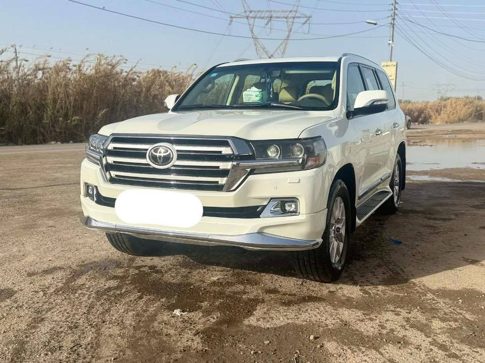 ﷽
‏‎سلام عليكم 
 للبيع او مراوس ب لاندكروز 2022
لاندكروز 🔥 2017  💣 ويت اديش🚀 GXR:
فول موصفات 
السياره احله من الصور بالحقيقه 
فول مواصفات 1/1 💯 :
1- فتحة 🕳️
2- بصمة 🔐
3- ماشية 91 حقيقي 🧡 وقابلة لزيادة 
4- حساس خلفي وامامي 🎶🔊
5- ثلاجة 🥶
6- كرسي كهرباء ⚡
7- تشغيل عن بعد 💥
8- شاشات عرض 💻
9-كامرات 2 دوارة 👀
10- 8  ايرباك 
11-دفع رباعي 🎮
12- شاحن واير لس

حجم المحرك: 4000 ✅
ملاحظة // السيارة كفالة عامة من جميع النواحي 
حته الدعاميات وشرط  الفحص ✅
جاهزة من كلشي مابيها اي نقص وبالعافية ع تكون من نصيبه
#مفخره_الأرض 🔥 
🟩 السعر المطلوب  _ ( 51 $ )💸وبيها مجال                             
الي يحب يتصل 
***********
