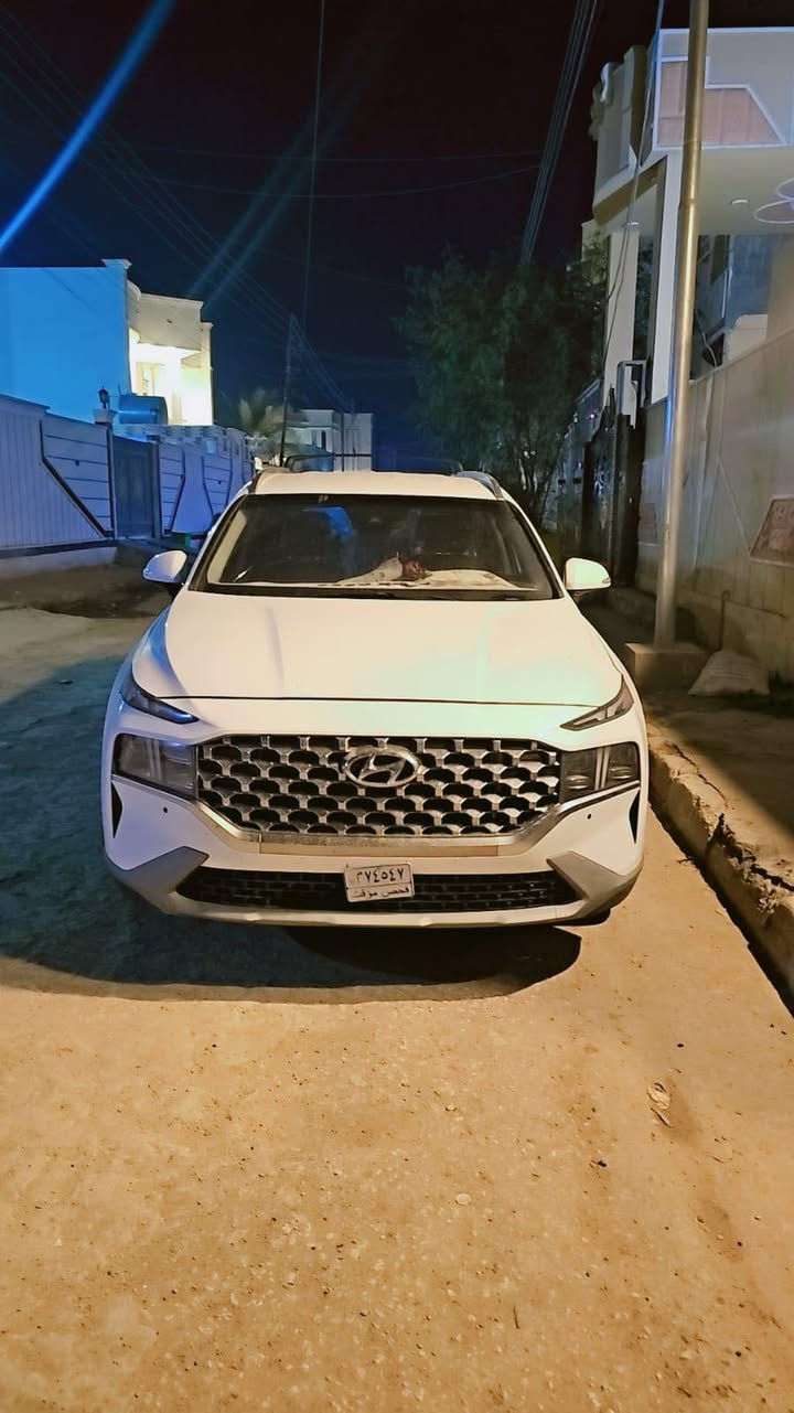 سلام عليكم. سنتافيه. موديل ٢٣كلش. حلوه. مال. بيت. ضربتها كلش حلوه موجود رقمً شاصي. موجود. اخوان. رقم. بغداد تأخذ سياره جاهزه. سعرها ١٩٠بيهيً. مجال حكً جيتك. شي بصيط يرهمً مراوس. قطع. رمادي توزيعات. جديده 
***********
***********ابو فهد
