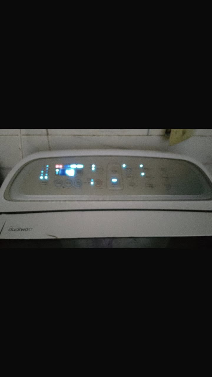 غساله  اتماتيك كبيره  تحمل اثقال تغسل بطانيات و جميع النواع الملابس سامسونك للبيع


**إذا كنت صاحب هذا الإعلان وتريد حذفه لأي سبب، رجاءا أرسل رسالة إلى الدعم الفني**