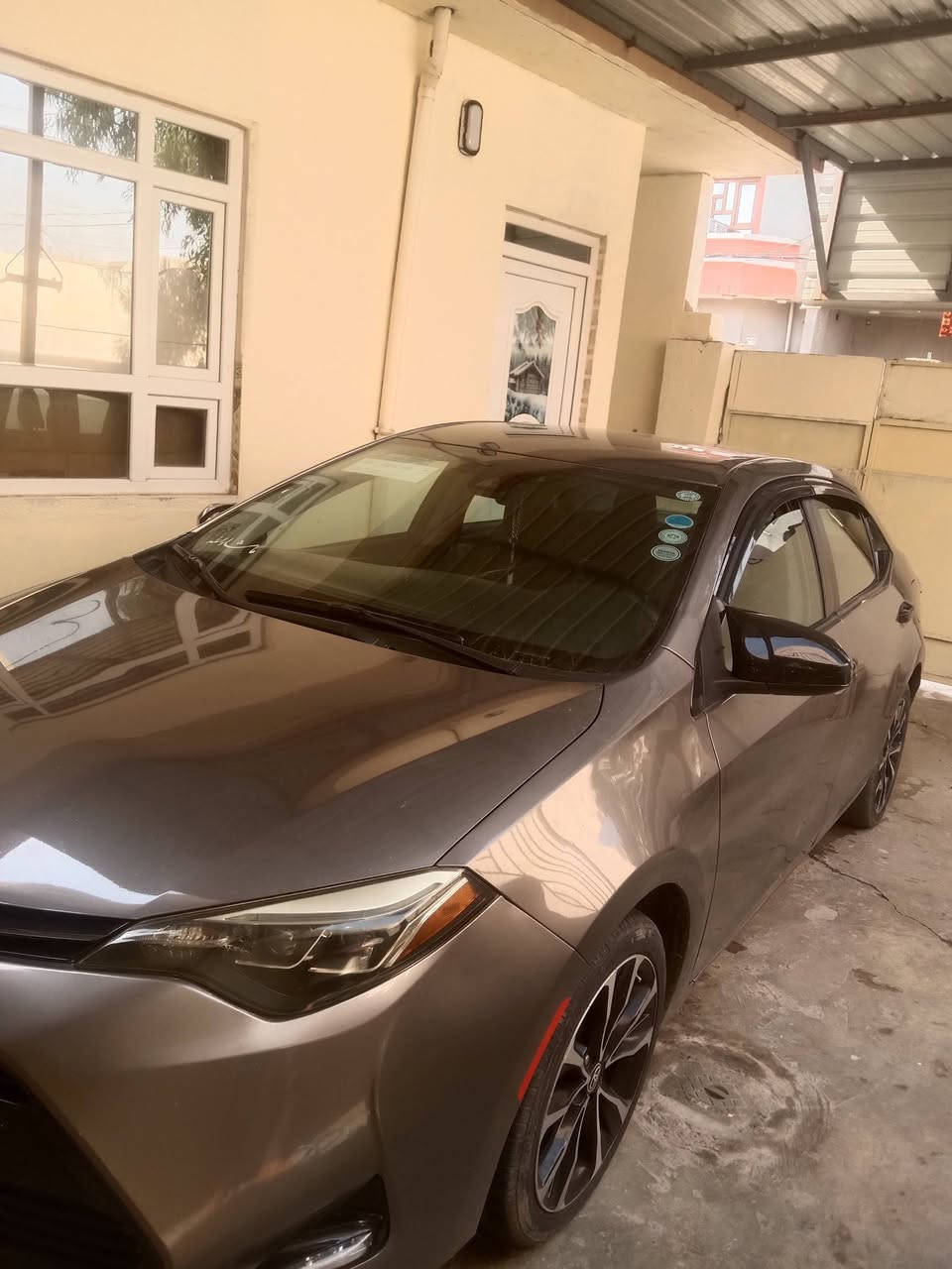 سلام وعليكم كورله للبيع 2019 ماشيه 120 بيهه 3قطع بدون دواخل *********** السعر 137 وبيهه مجال
