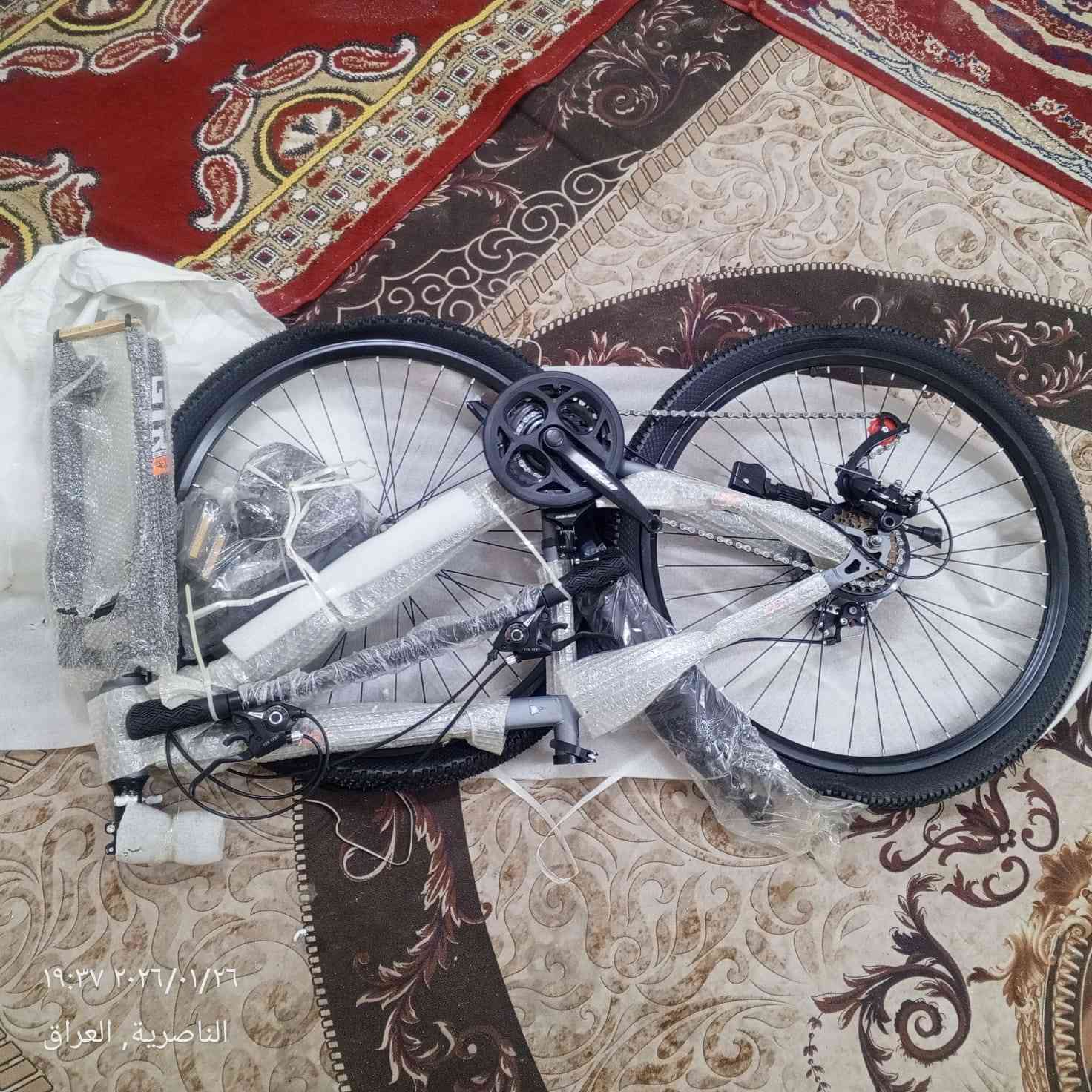 بيسكل جبلي متعدد السرع بعدة بجيسة ما مشدود سعرة مناسب 
انزل من السوك ب 40 الف ، مكان مجسرات الاسكان .
اتصال . ***********
