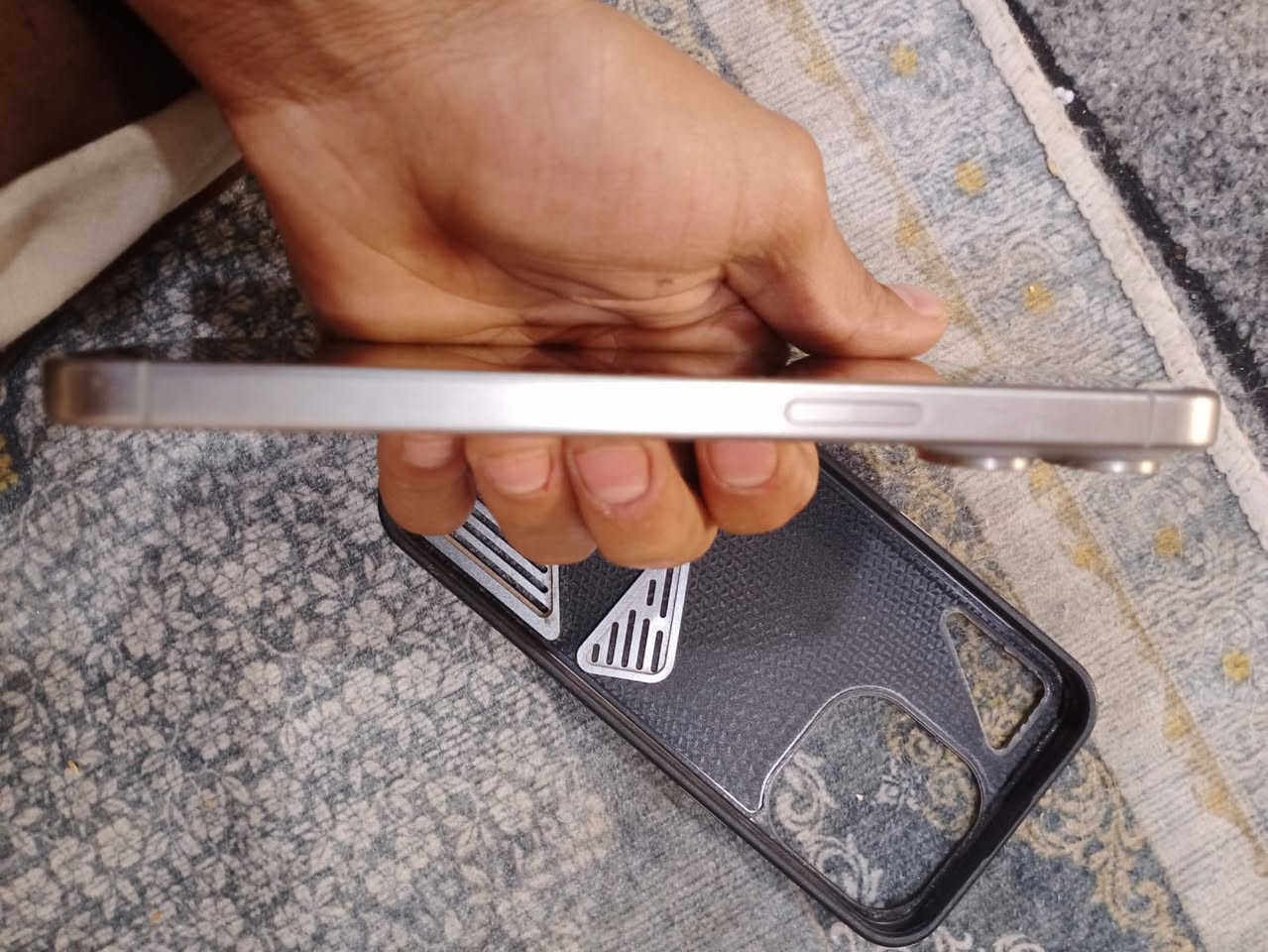 ايفون ١٥برو ماكس بطاريه٩١ ذاكره٢٥٦ الجهاز مامفتوح تفحص النديه كله +بي كسر بلبلازمه تصليه ب١٥٠ بمكتب ابل ستور +كامل ملحقاته نهايته الجهاز ٧٥٠) مكاني قضاء المنديه***********
