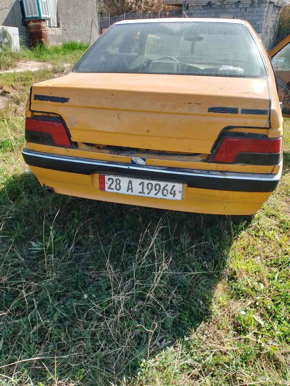 بيجو 405 موديل 2012
محرك فرنسي 
صدرها نص عمر 
رقم انكليزي 
عليها هيئه 80
غرامه ورقتين ونص ينزلن من سعرها 
السعر 20وبيها مجال او مراوس حسب القناعه 
مكاني بابل المحاويل 
للاستفسار اكثر الاتصال على الرقم 
***********
