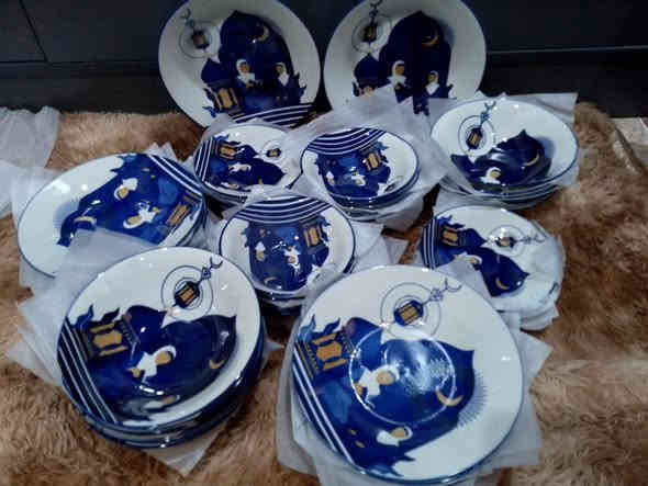 الف رحمه على روح امه وابو الي يعلقلي مصدر رزقي الوحيد 

سيت فرفوري 
 العدد50قطعه  مكوناته
12ماعون تمن
12ماعون حلاوة
 12 كاسه مركة 
 12 كاسة طرشي 
 2  بلم 
  السعر36 الف توصيل مجاني جميع المحافظات 
 للحجز خاص او ع واتس اب ***********
