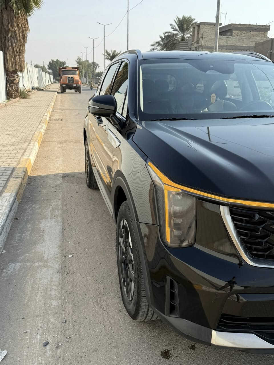 السلام عليكم سورنتو موديل 24. رقم اربيل. تحويل
وكاله شرط. حادثه بنيد فقط. بدون اي دواخل. 
موصفات. بصمه. شاشه كامره. هند بريك بصمه. 
كشنات تدفئه. 4 انظمه قياده. 7 راكب. شحن للسلاكي. رادار امامي. وخلفي. وحانبي. توقف ذاتي
اشاير مري. لد نهاري. زنون. 4 عدسات. 
محرك 2500. 
السعر 250 وبيه مجال بسيط
***********
مكاني بغداد الدولعي
