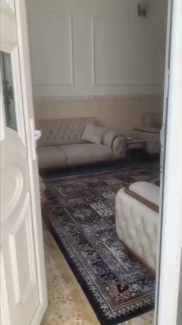 دار للبيع 200متر الموقع شارع الصناعة فرع حسن برغي الشارع الاول جميع الخدمات مجاري تبليط أرصفة طابقين 3 غرف نوم للتواصل ***********
