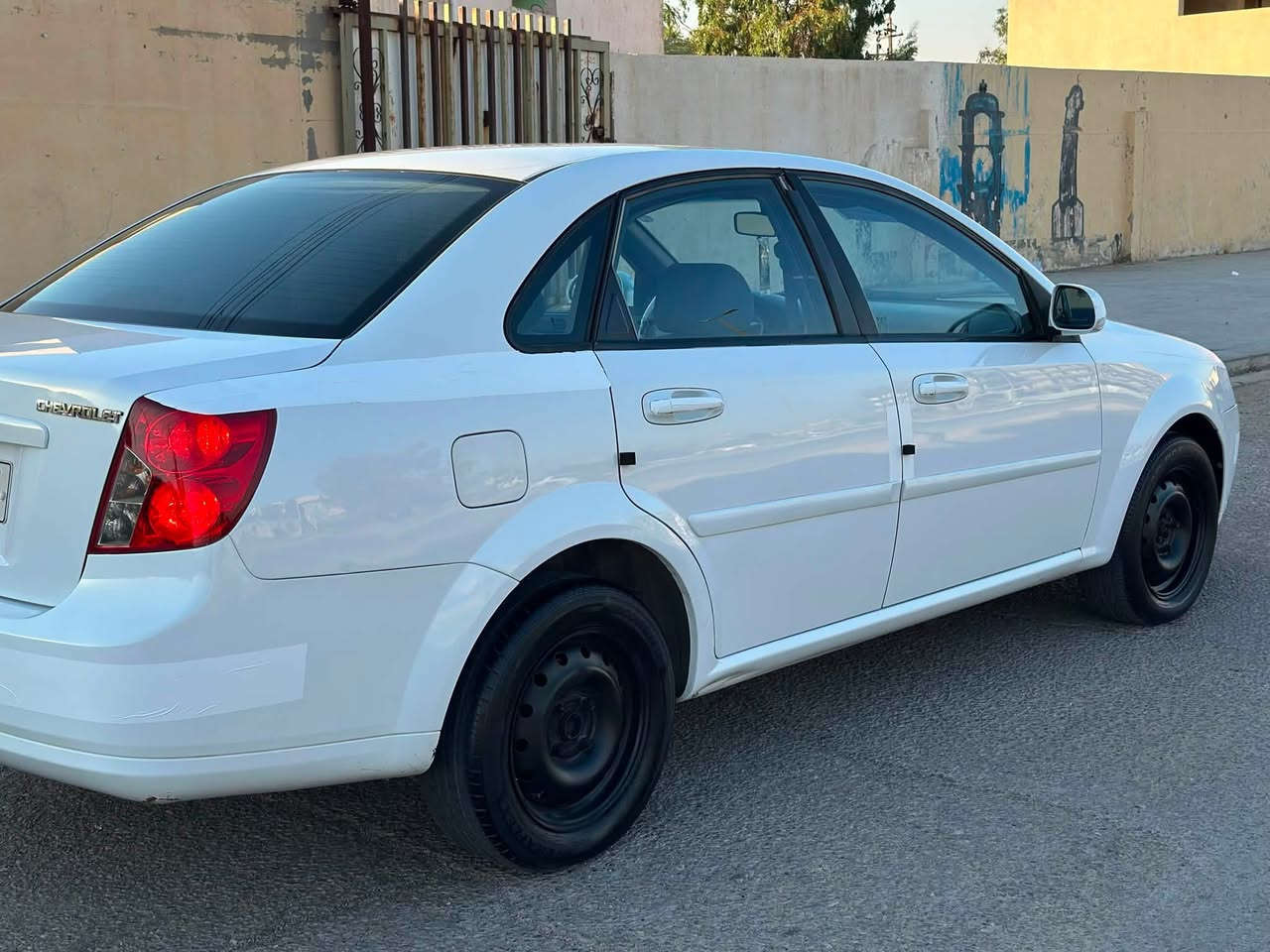 السلام عليكم 
اوبترا موديل  ٢٠١٠ بدون صبغ عدا نص داير خلفي كير محرك شرط ما مفتوح عدا شويه بخار خفيف تبريد ثلج طخم امامي خلفي جديد مع اطارات سياره جاهزه شرط التحويل مكان موصل الاستفسار اتصل *********** السعر ٨٢ مجال قليل

