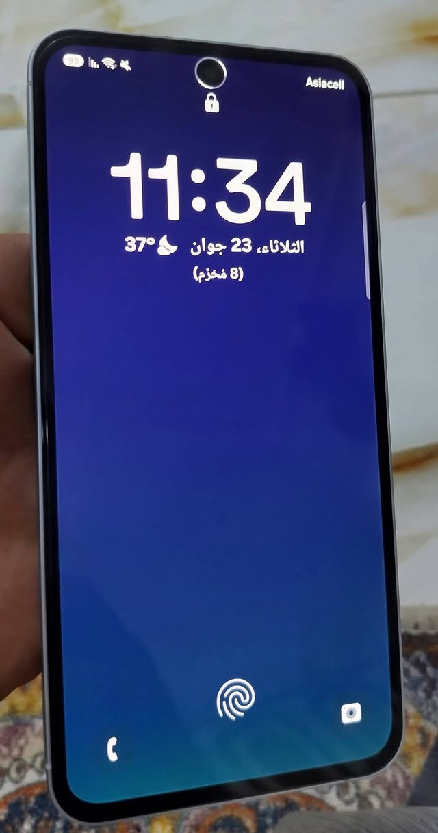 من رخصة مدير الكروب المحترم .. سامسونج للبيع نوع  A55 فايف جي الجهاز اخو الجديد بي بس هذا الشخط البسيط شخط مو فطر .. سعره 350 الف  وبي مجال مكاني بغداد ومتواجد واتساب *********** . رجاء بس الشراي يتواصل وياي ..
