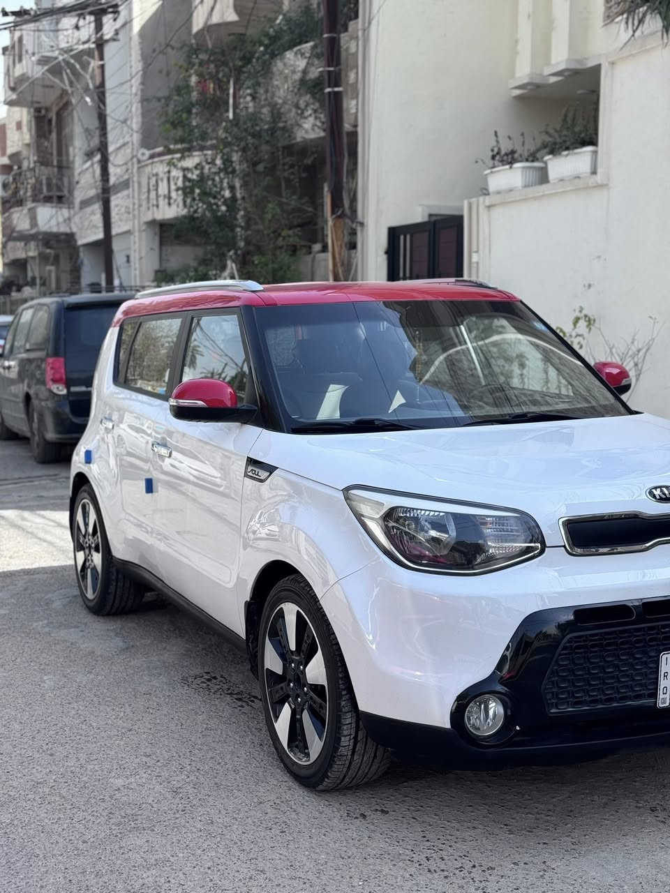 السلام عليكم
كيا صول ٢٠١٥ خليجي 
السياره لون ابيض قماره احمر
مكفوله من الصبغ بيها بارد بالباب الخلفي عكس السايق مكان صغير 
حجم المحرك ١٦٠٠
ويل كب حجم ١٨
مري شفط
شاشة وكامرا بلادي
حساس خلفي
تحكم ستيرن وكروز سرعه
عداد المسافة ١١٣ الف كيلومتر
السياره جاهز من كلشي بدون اي نقص
سعر السيارة ١٢٧ ورقة 
*********** 
السونار مرفق ضمن الصور
مكان السياره بغداد الصليخ
