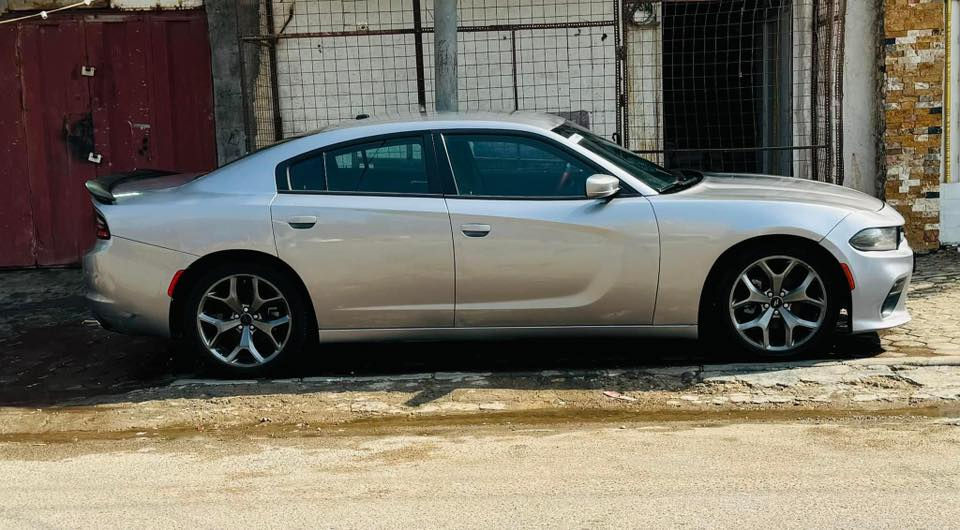 السلام عليكم
جارجر ادووووات 2015 للبيع السعر 95 $

مكفولة من الكص وسرقة وعشاير 

كير مكينة مكينة مكفولات السيارة نظيفة مامتعوبة 

موجودة بالبصرة 

بيه ضربة خفيفة بالمدكر عكس السايق وشوي من البنيد

# البصرة 

 واتساب موجود

***********
