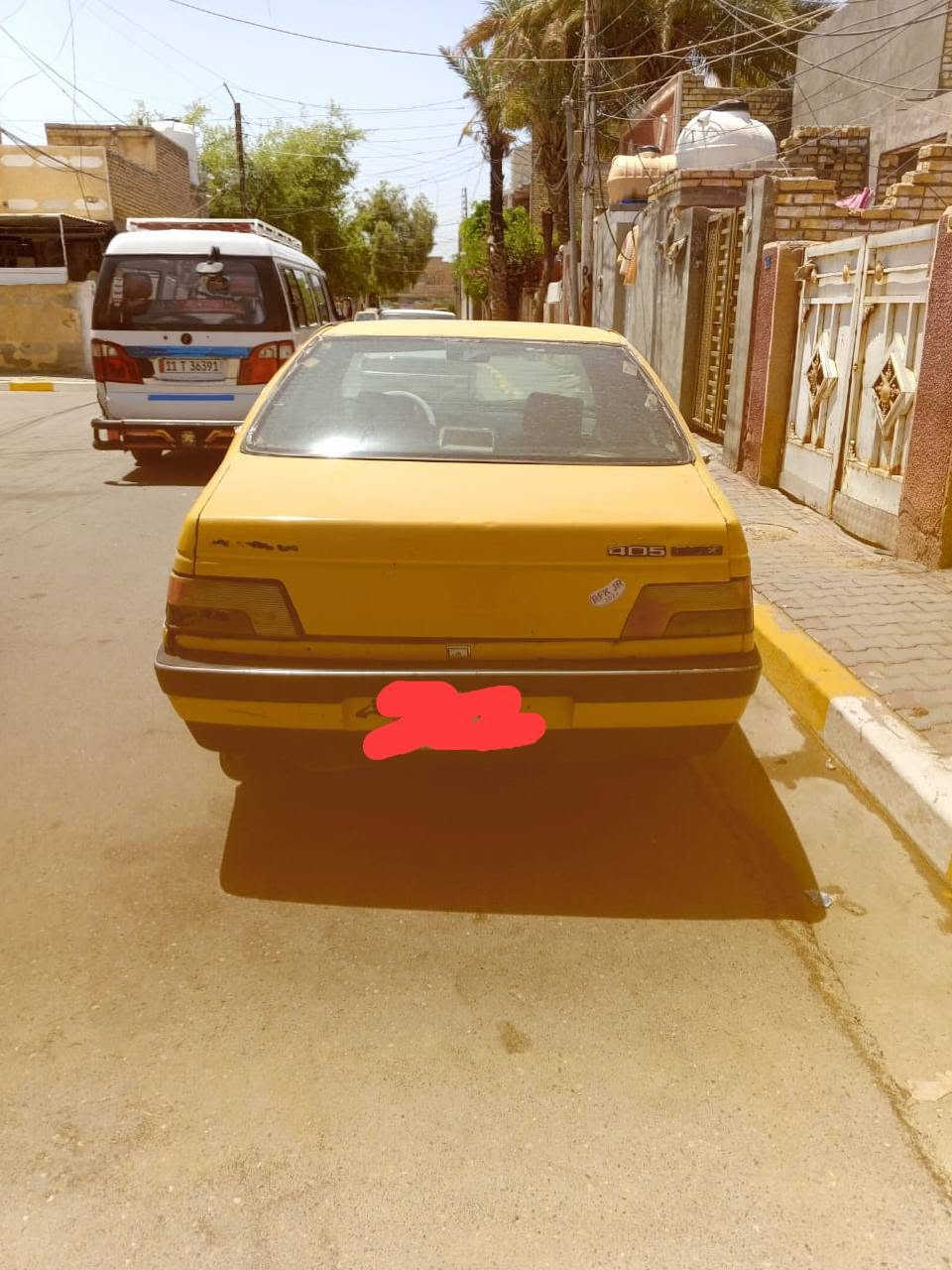 سلام عليكم 

بيجو جي LX موديل 12 سعر 27 بيه مجال حك جيه 
مصفره هيه وغرامات سياره صارله شهر من حولته رقم انكليزي سياره بيه  بوربرن بي صوت مال اليمن بوربرن مال كلير يرادله تبديل مكاني الحسينيه الراشديه 
رقم ***********

اراوس بسايبا نظيفه موديل 12 او 13
