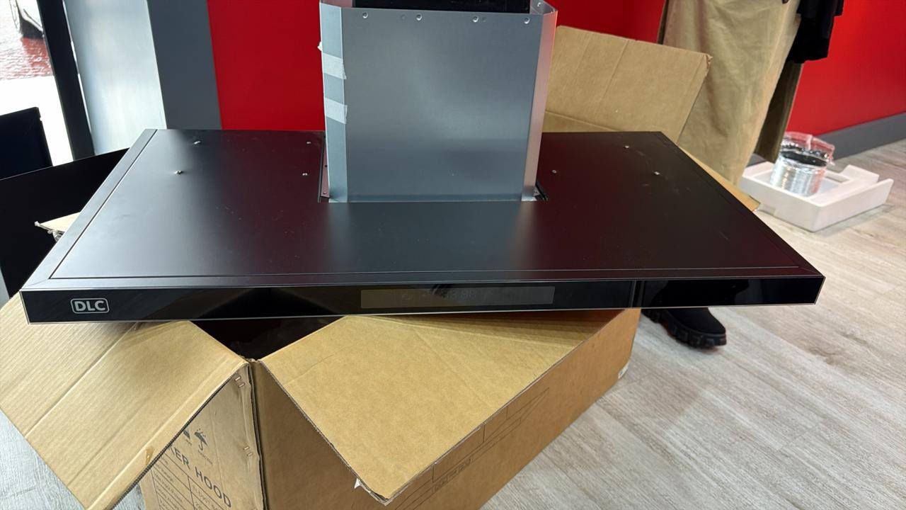 للبيع  ساحبة لمس غير مستخدمة جديدة بس القياس ما يصير عندي هيي قياس ٩٠*٦٠ سم ب١٥٠ الف قفل  علما سعر الشراء ٣٥٠ الف ومعها ضمانها من الشركة  للتواصل ***********
