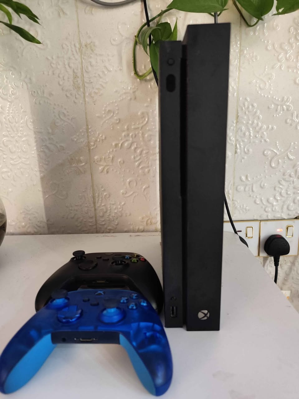 One x 1T  مفتوح  مع يدات اثنين series's نظيف مع الشحن
One x 1T کراوەیە و خاوینە بی کێشەیە دوو  یەدەی سیریس اس لەگەڵ بە شەحنەوە أربيل, العراق


**إذا كنت صاحب هذا الإعلان وتريد حذفه لأي سبب، رجاءا أرسل رسالة إلى الدعم الفني**