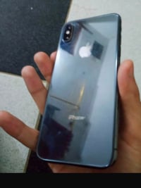 ايفون X ذ 256  . بطاريه 100 . شاشه اصليه فيس ايدي شغال ملحقاته فقط شاح...