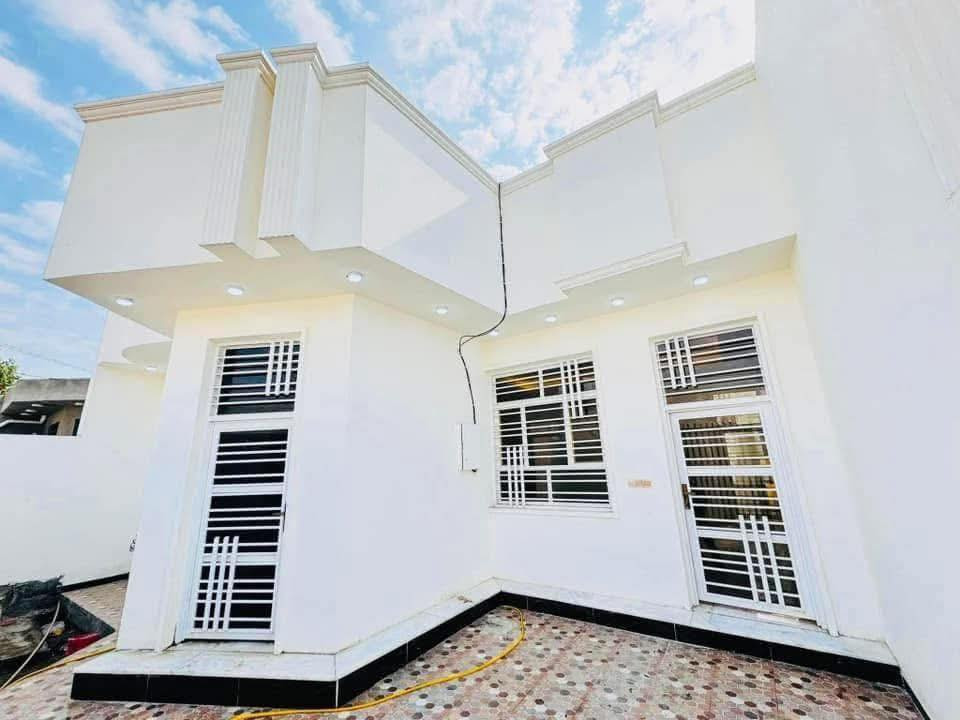 ⚜️دار للبيـع  التقيـة الثالثة || قرب كراج بغداد القديم طابـو زراعـي سـند 25 .

⚜️مسـاحـة 200 م2 مربع 

⚜️ تفاصيـل || طابق واحد كونكريت مسلح بناء درجة أولى ،
 غرفـة عدد 2
وصالـة 
وأستقبـال
 ومطبـخ 

ومجموعتيـن صحيـات .
للاستفسار الاتصال ***********
من الخاص
