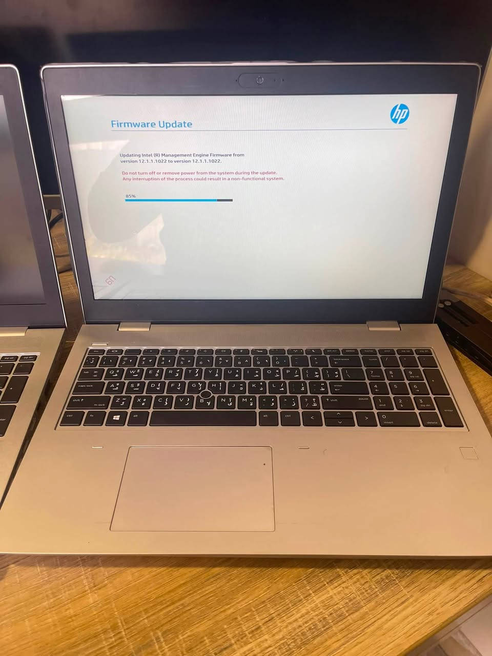 بعد نفاذ الكمية توفر للبيع – عدد 5 حاسبات (Laptop) بحالة ممتازة 🔥
💻 المواصفات:
* المعالج: Intel Core i5-8265U (الجيل الثامن)
* السرعة: 1.60GHz إلى 1.80GHz
* الرام: 8GB RAM
* نوع النظام: 64-bit (x64)
* نظام التشغيل: Windows 10 Home – إصدار 22H2
* مناسبة للشغل والدوام والبرامج والأوفيس والتصفح
* جاهزة للاستخدام

📦 الكمية المتوفرة: 5 أجهزة البيع  
📍 الموقع: بغداد
💰 السعر: (325)وبي مجال 
📞 للاستفسار والمراسلة خاص
 ***********

✨ مناسبة للموظفين – الطلاب – شركات – استخدام مكتبي
