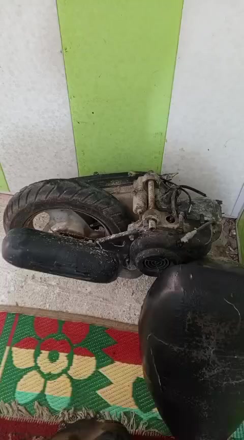 مكينه شرط الشغل وياها جنطه اوتانكي اوضفيره مال دراجه بطه السعر 100 اوبيهن مجال مكاني اطويريج ***********
