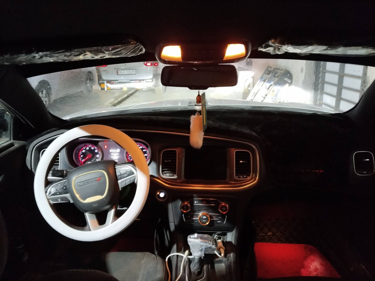 سلام عليكم
جارجر 2017 
كص جنطه 
كير محرك كفاله 
محرك 3600
تشغيل عن بعد 
حداديه فول 
سياره هسه مسويه ادامه يعني جاهزه وكامله
مراوس باوبامه فوك ال 15 
عنواني بصره 
تلفون ***********
