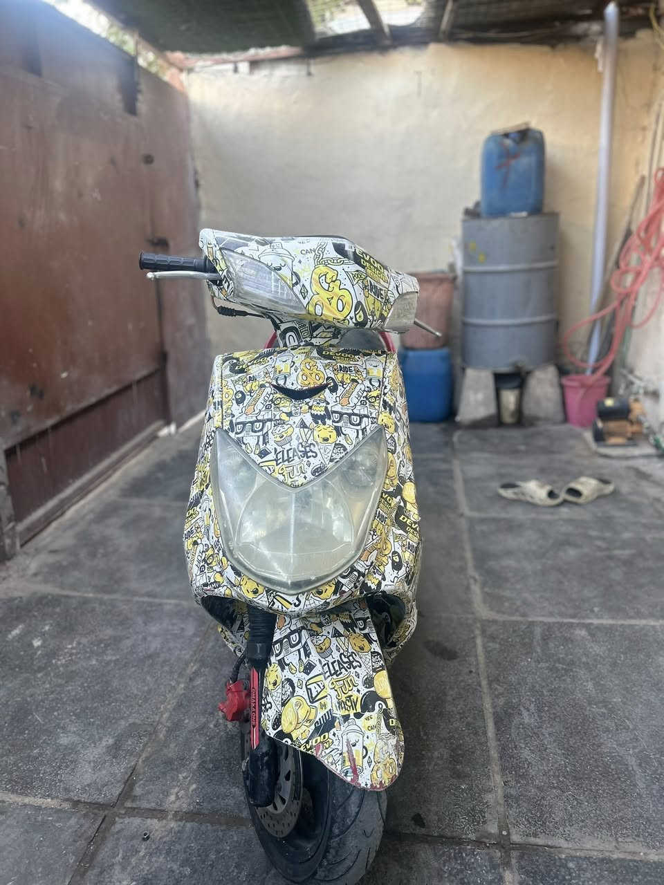 دراجه سكنس رياضي لبيع مكان شارع حيفا السعر 700الف ***********
